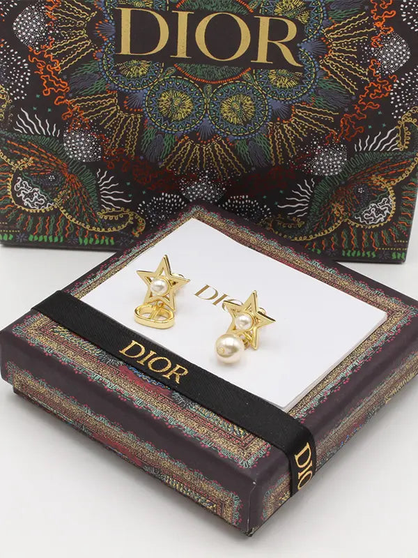 حلق ديور ستار بيرل لوقو حلق dior