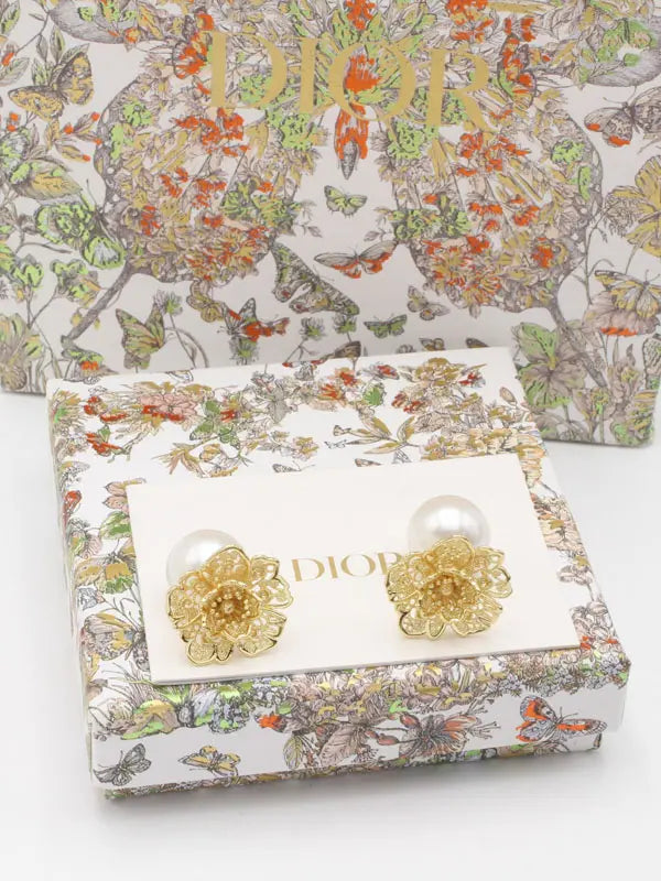حلق ديور فلاور اند بيرل ماستر حلق dior