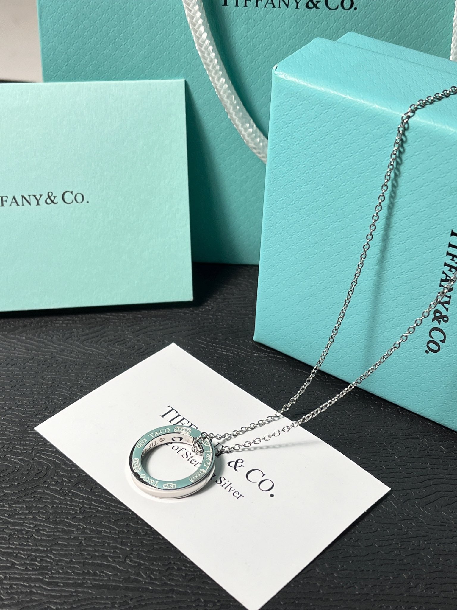 سلسال تيفاني مدور لوقو فضي سلسال tiffany