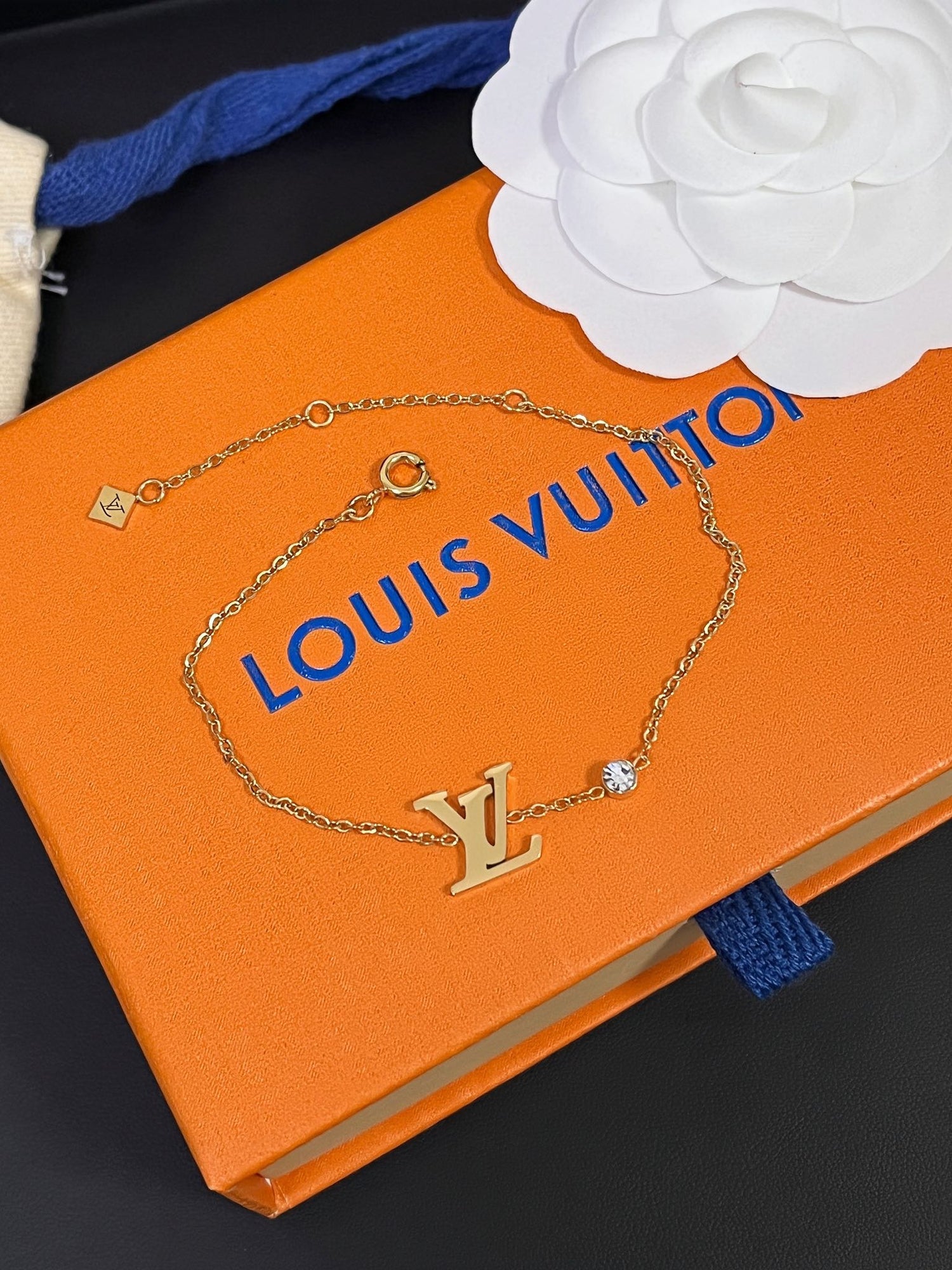 اسواره لويس فيتون لوقو ناعمه اسواره louis vuitton