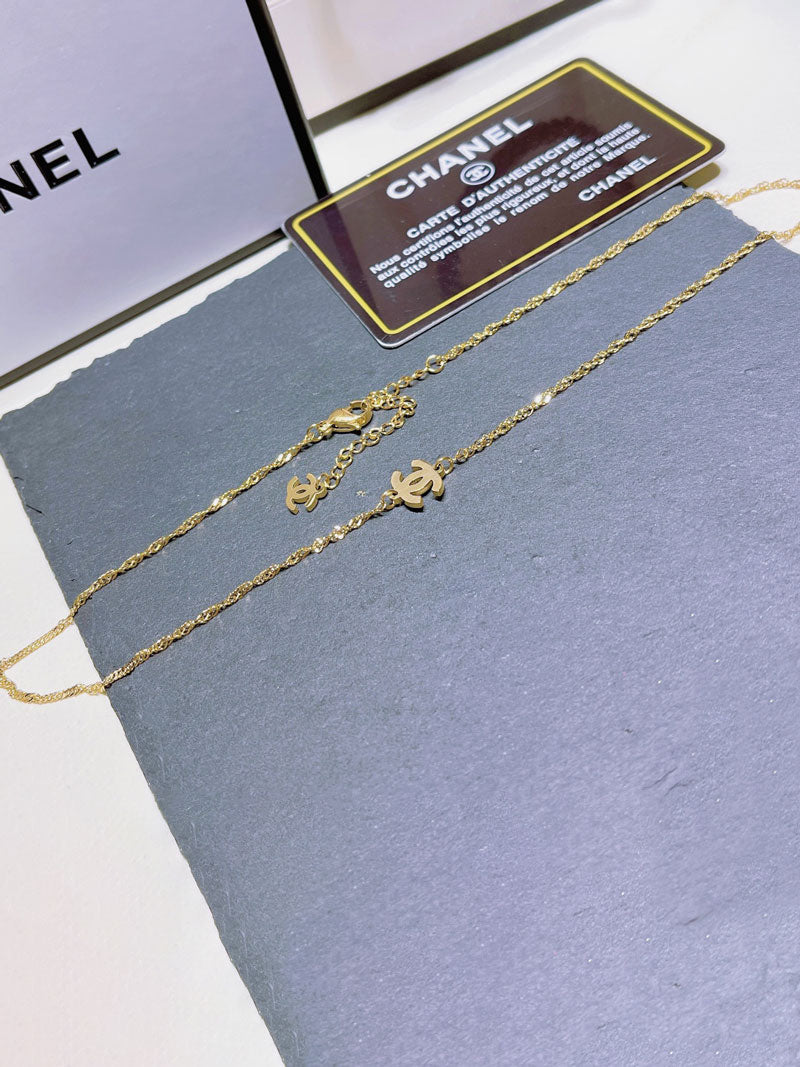 سلسال شانيل ناعم لوقو ذهبي سلسال chanel