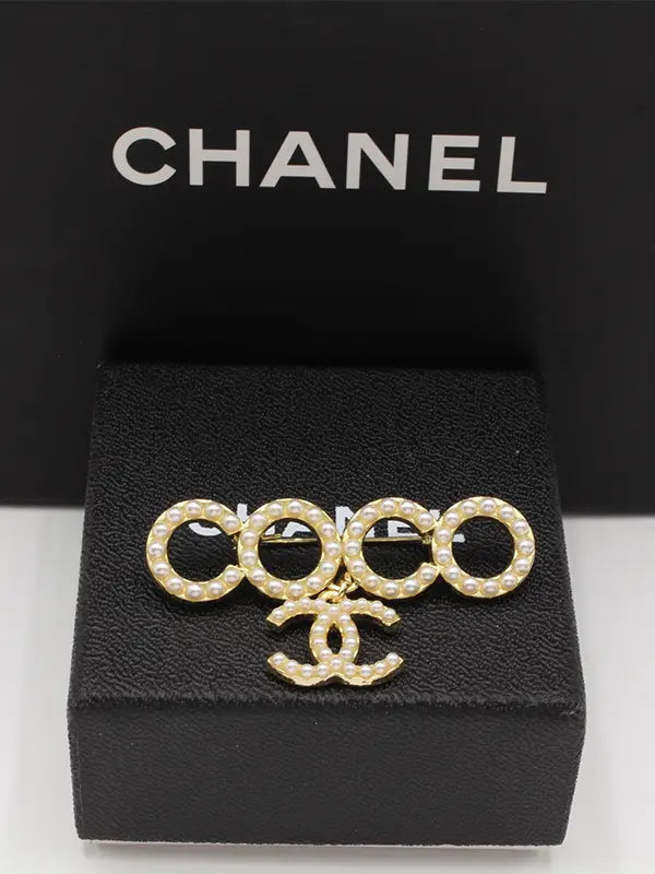 بروش شانيل 223 بروش chanel ذهبي