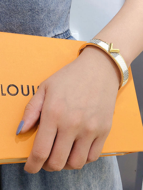اساور لويس فيتون قولد براون بانقل اسواره louis vuitton