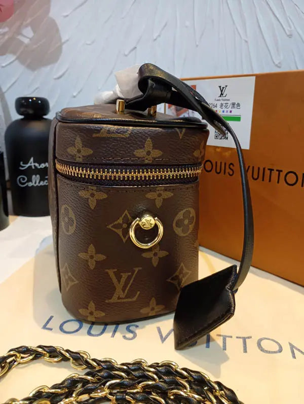 شنطة لويس فيتون ماستر صغيرة مكيب اب شنط وحقائب louis vuitton bags