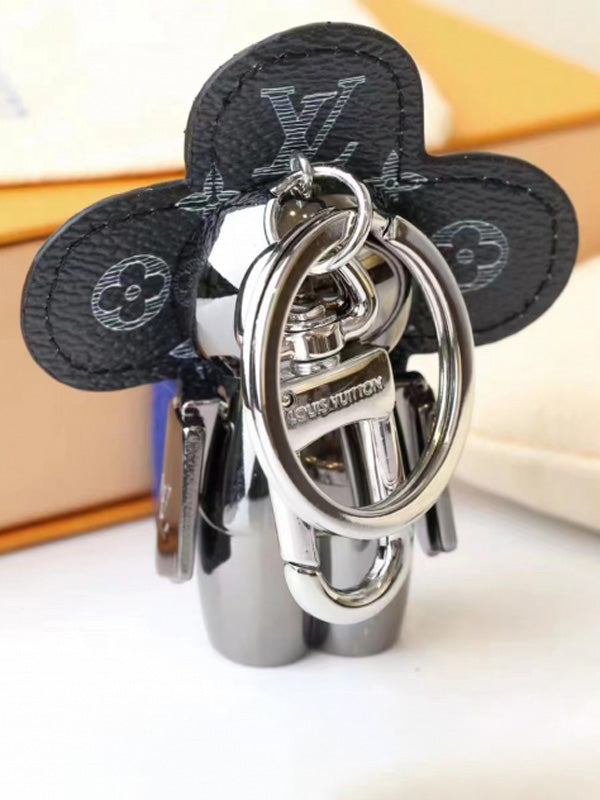 ميدالية لويس فيتون بلاك اديشن لوقو كبير ميدالية louis vuitton اسود