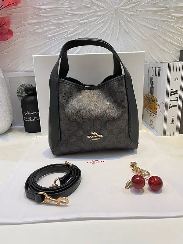 شنطة كوتش بالوان متعدده شنط وحقائب coach bags