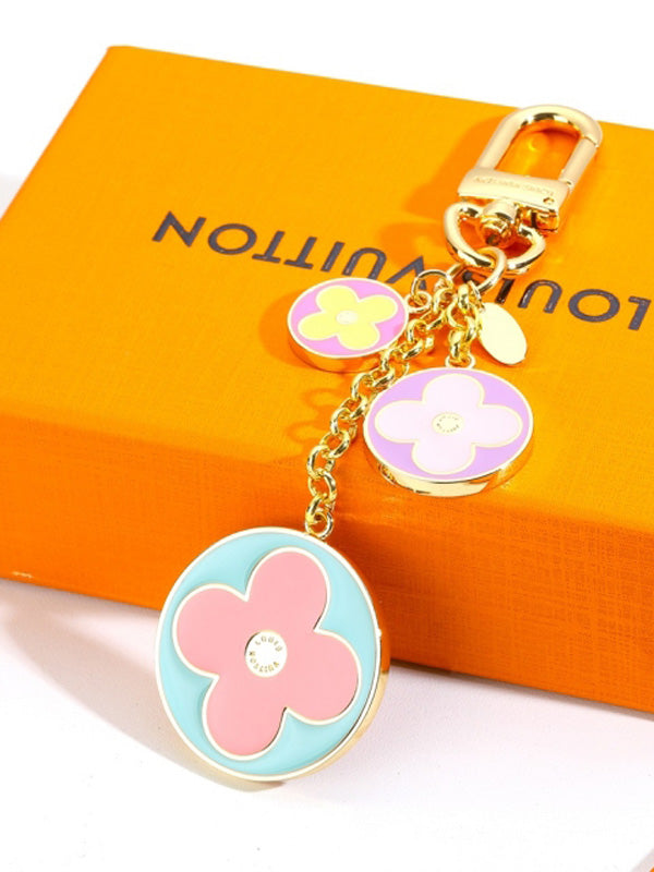 ميدالية لويس فيتون بينك لوقو ميدالية louis vuitton