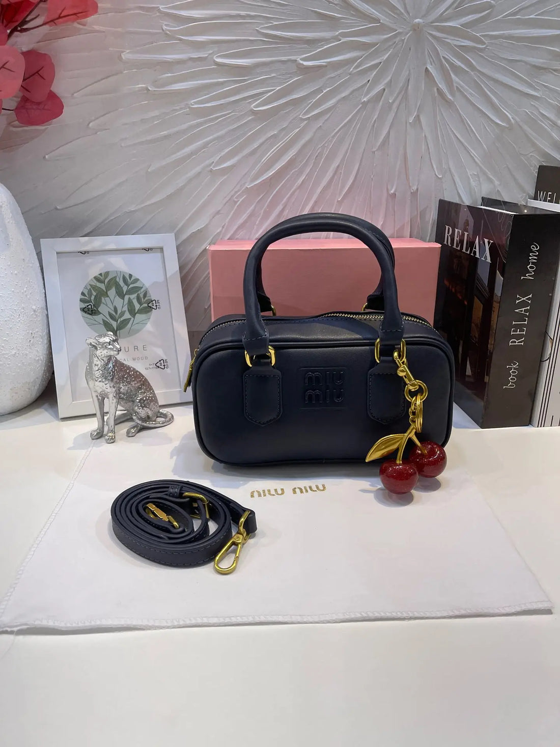 شنطة ميوميو مودرن شنط وحقائب miumiu bags كحلي
