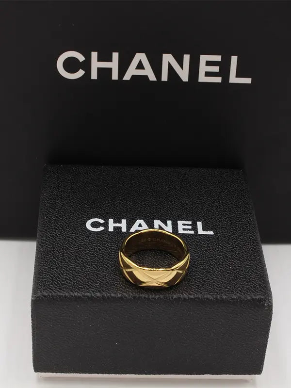 دبلة خاتم شانيل لوقو وسط خواتم chanel