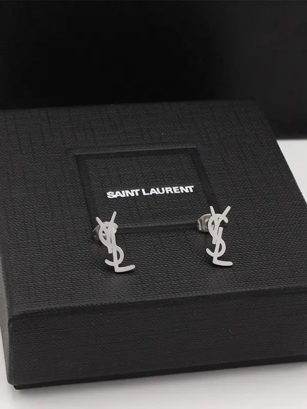 حلق ايف سان لوران صغير ميتال حلق ysl فضي