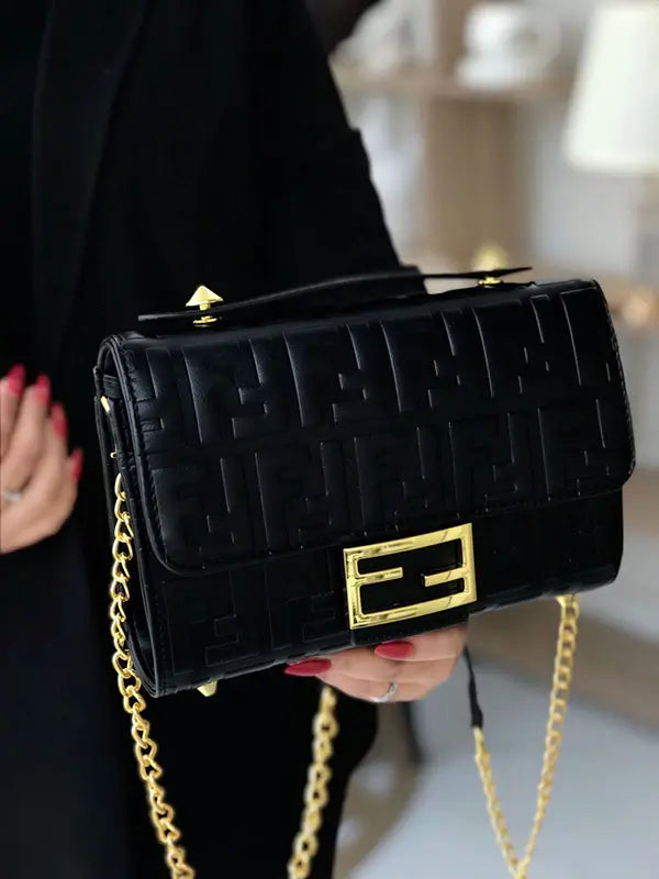 شنطة فندي صغيره اسود ماستر شنط وحقائب fendi bags