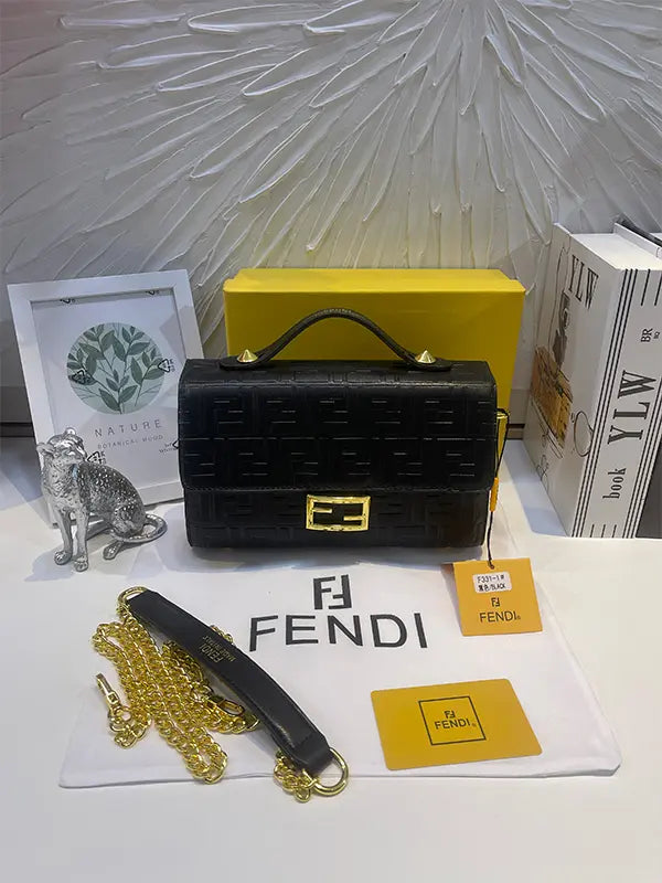 شنطة فندي صغيره اسود ماستر شنط وحقائب fendi bags اسود