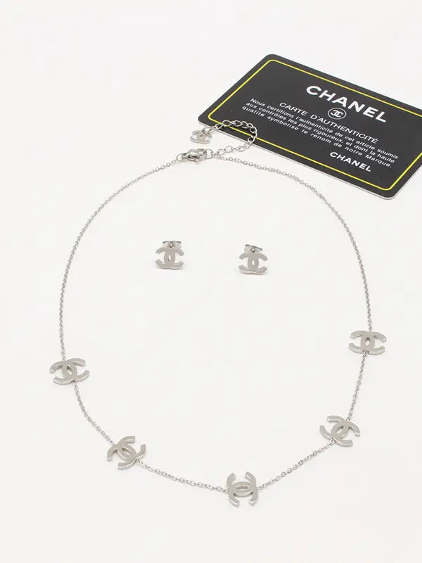 طقم شانيل 2 قطع 665 اطقم chanel فضي