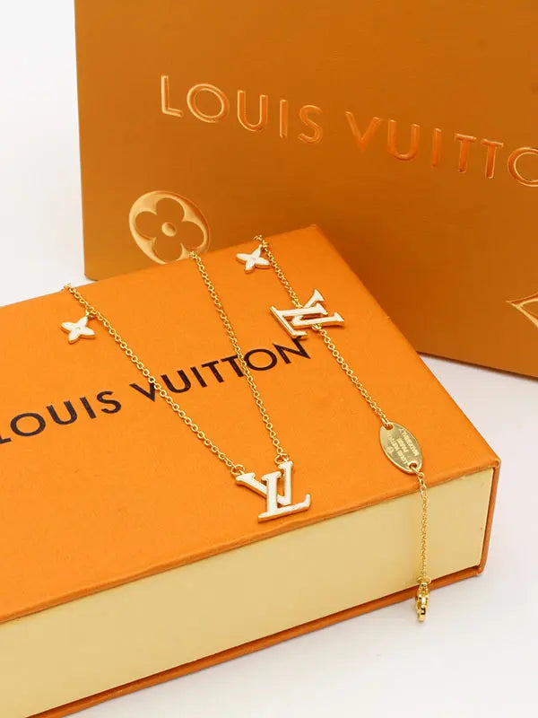 طقم لويس فيتون شيل ناعم 2 قطع اطقم louis vuitton