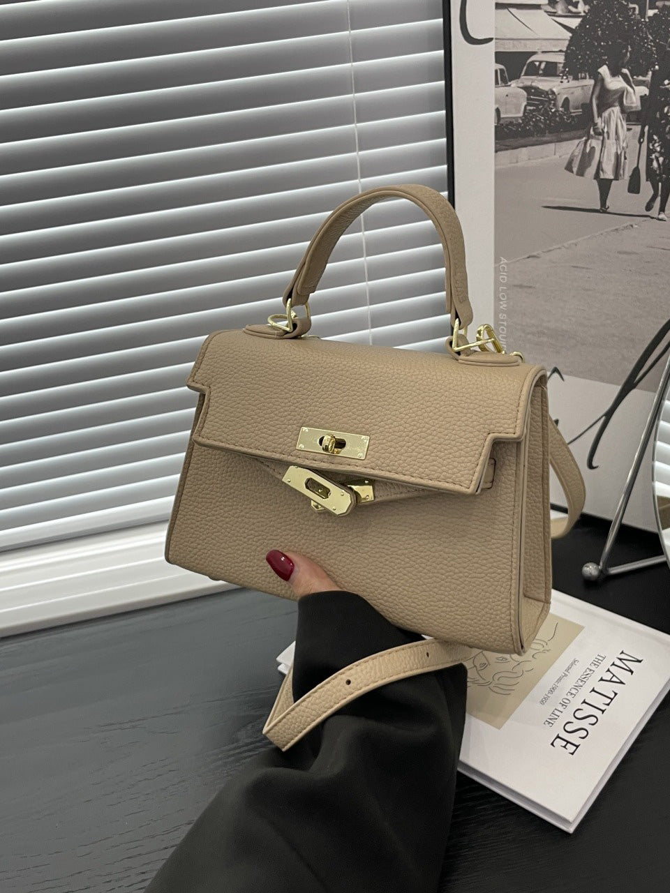 حقيبة نسائية صغيره انيقة الوان متعددة شنط وحقائب new بيج