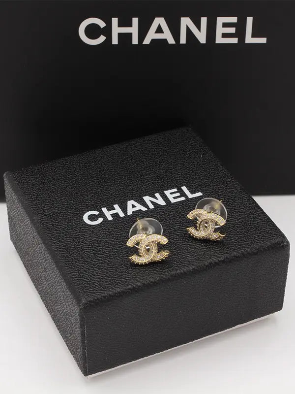 حلق شانيل زركون صغير 622 حلق chanel