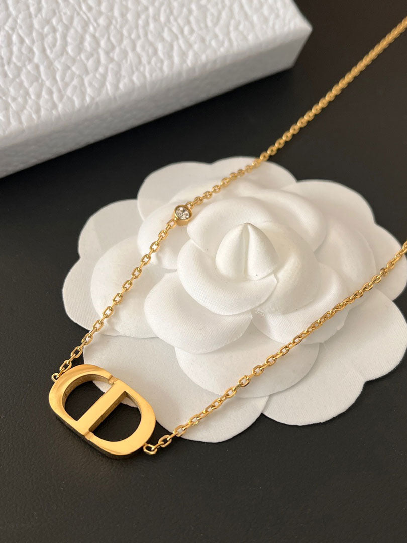 سلسال ديور ناعم شعار ذهبي سلسال dior