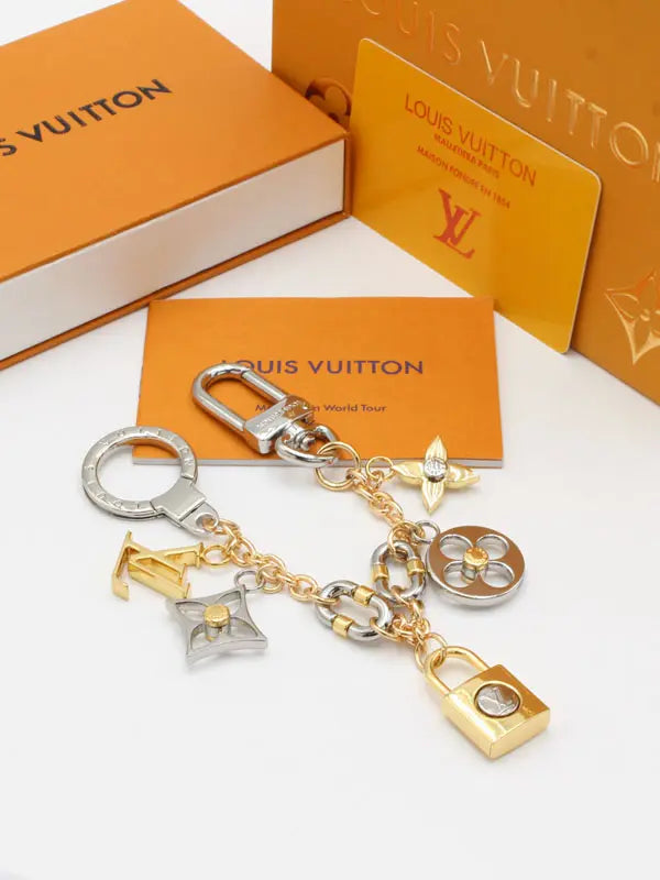 ميدالية لويس فيتون 234 ميدالية louis vuitton ذهبي