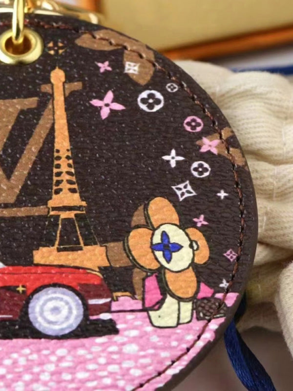 ميدالية لويس فيتون ليذر قولد لوقو ميدالية louis vuitton