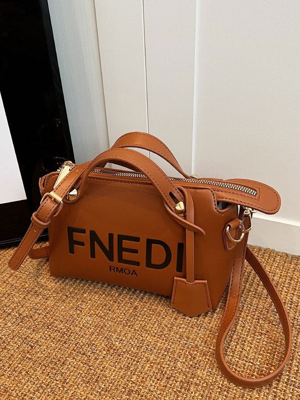 حقيبة مستوحى من فندي شنط وحقائب fendi