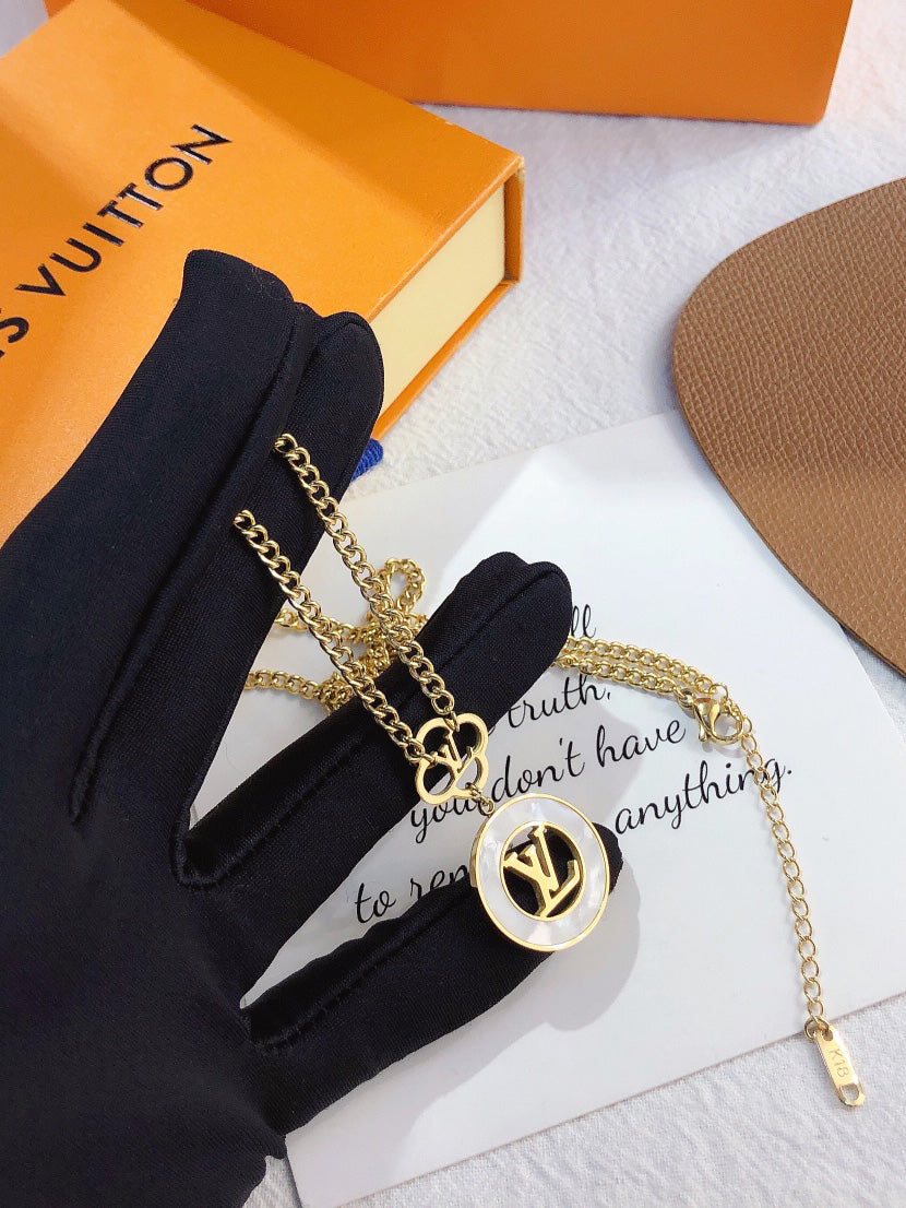 سلسال لويس فيتون بيق لوقو شيل سلسال louis vuitton