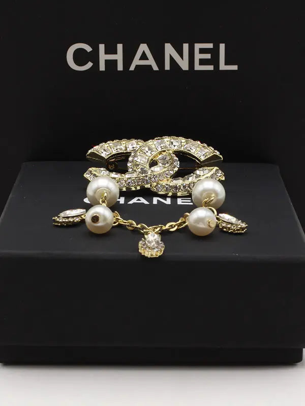 بروش شانيل كرستال لولو بيرل بروش chanel
