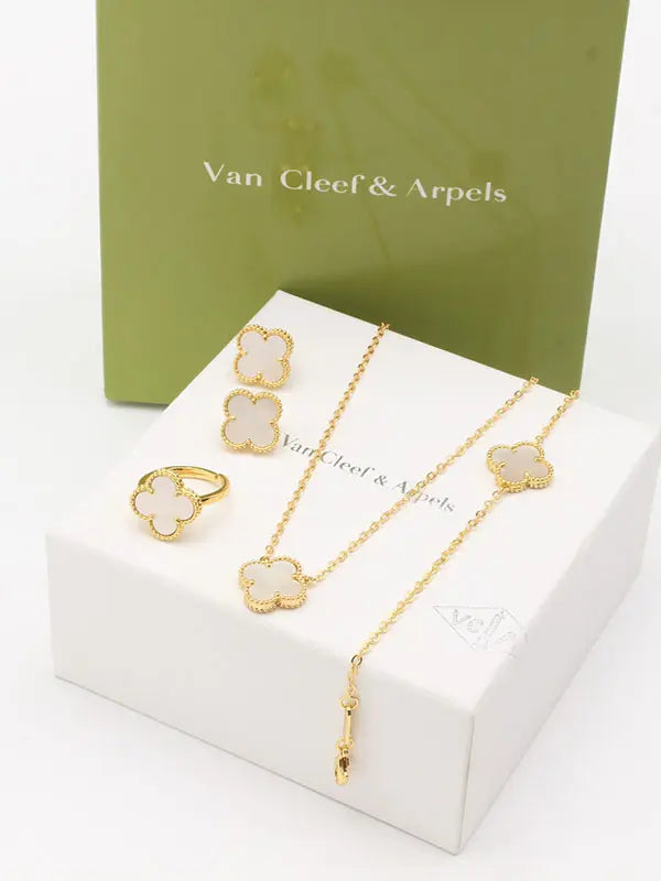 طقم فان كليف الجديد ناعم 4 قطع ابيض اطقم van cleef
