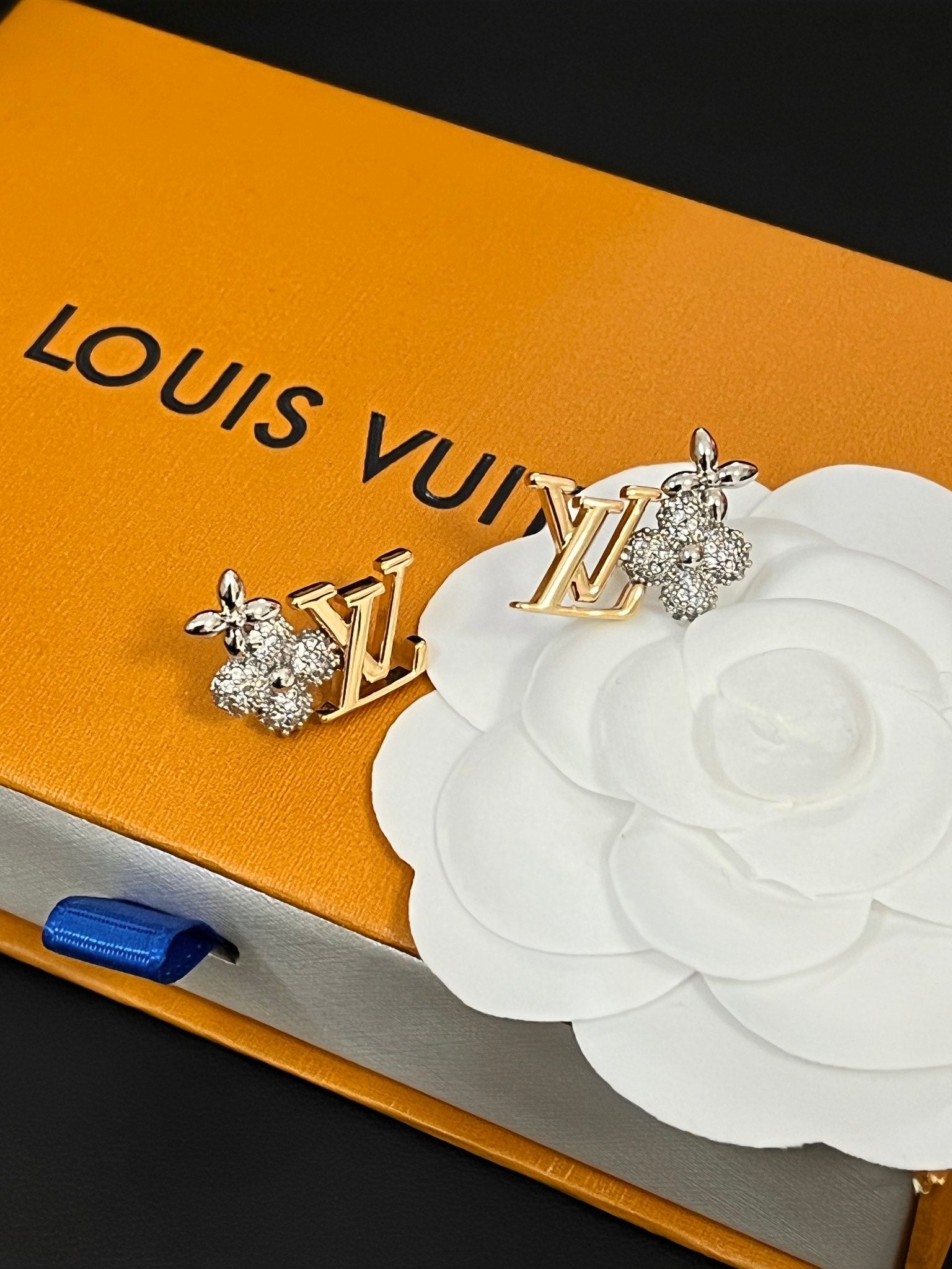 حلق لويس فيتون زركون 8046 حلق louis vuitton