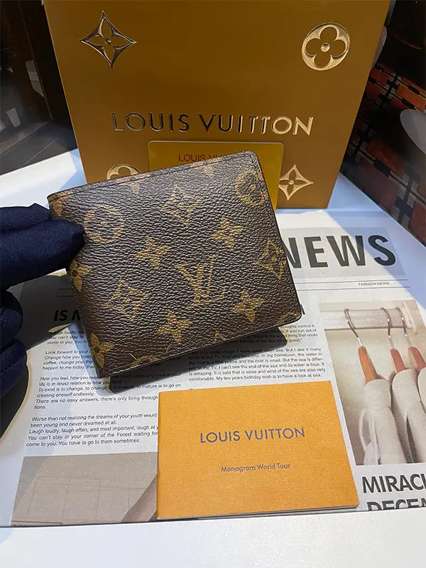 بوك لويس فيتون 320 محافظ louis vuitton bags