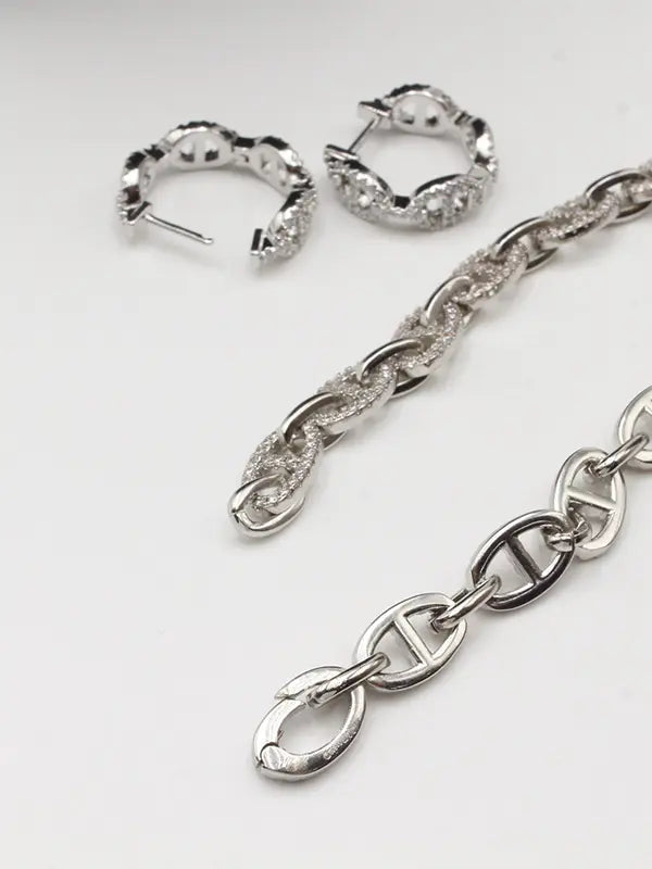 طقم apm زركون فضي لوقو اطقم APM