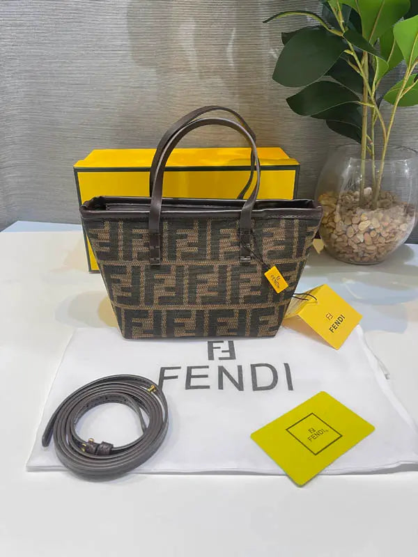 شنطة فندي وسط ماستر 390 شنط وحقائب fendi bags