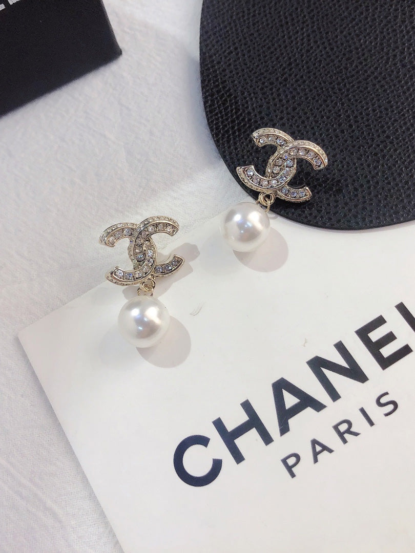حلق شانيل لولو فضي حلق chanel