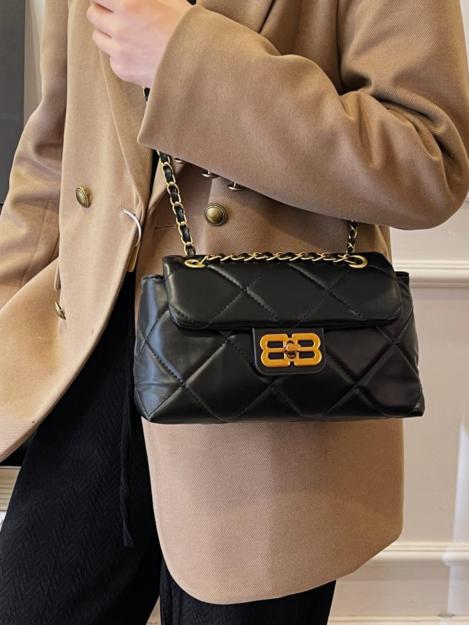 حقيبة بالنسياغا اسود مستوحى شنط وحقائب balenciaga اسود