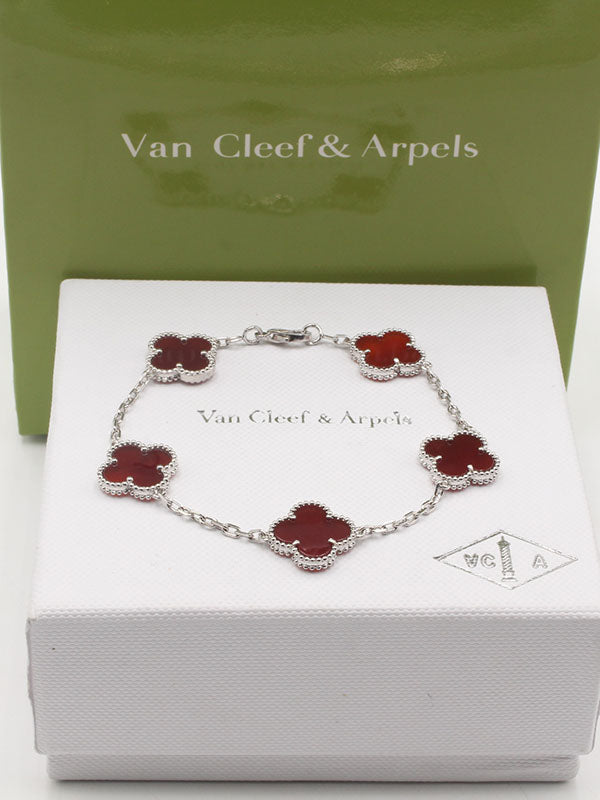 اساور فان كليف الماستر الجديده