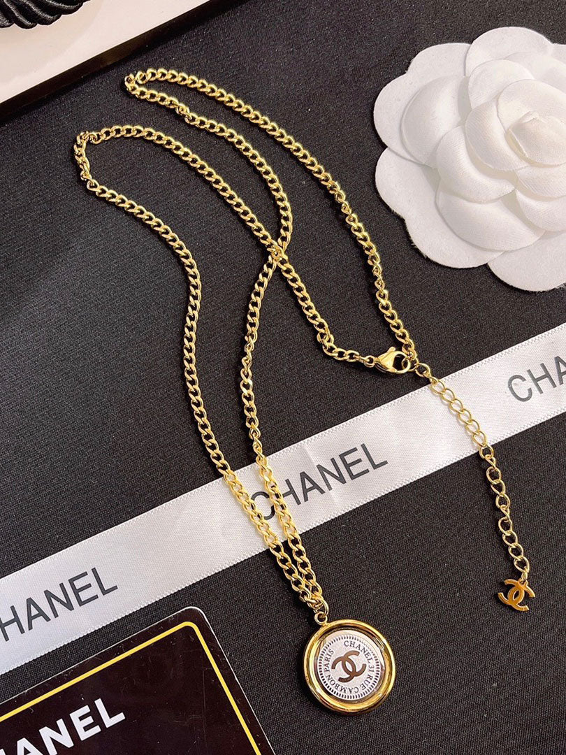 سلسال شانيل بيق لوقو سلسال chanel ذهبي