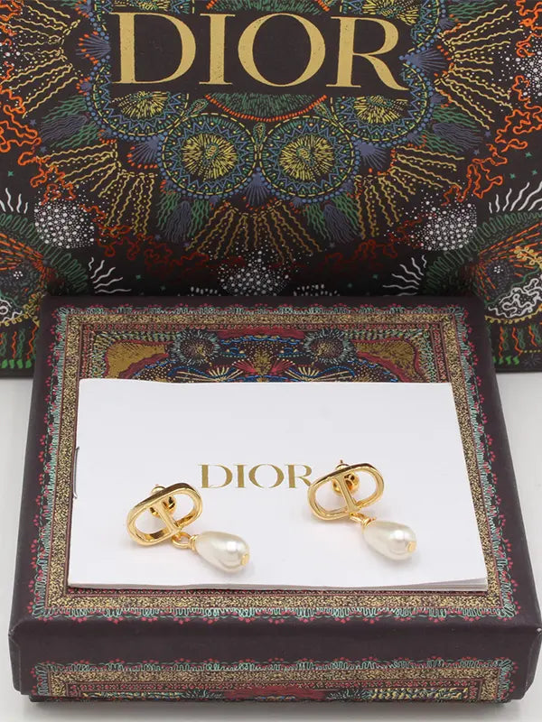 حلق ديور لونق بيرل لوقو حلق dior