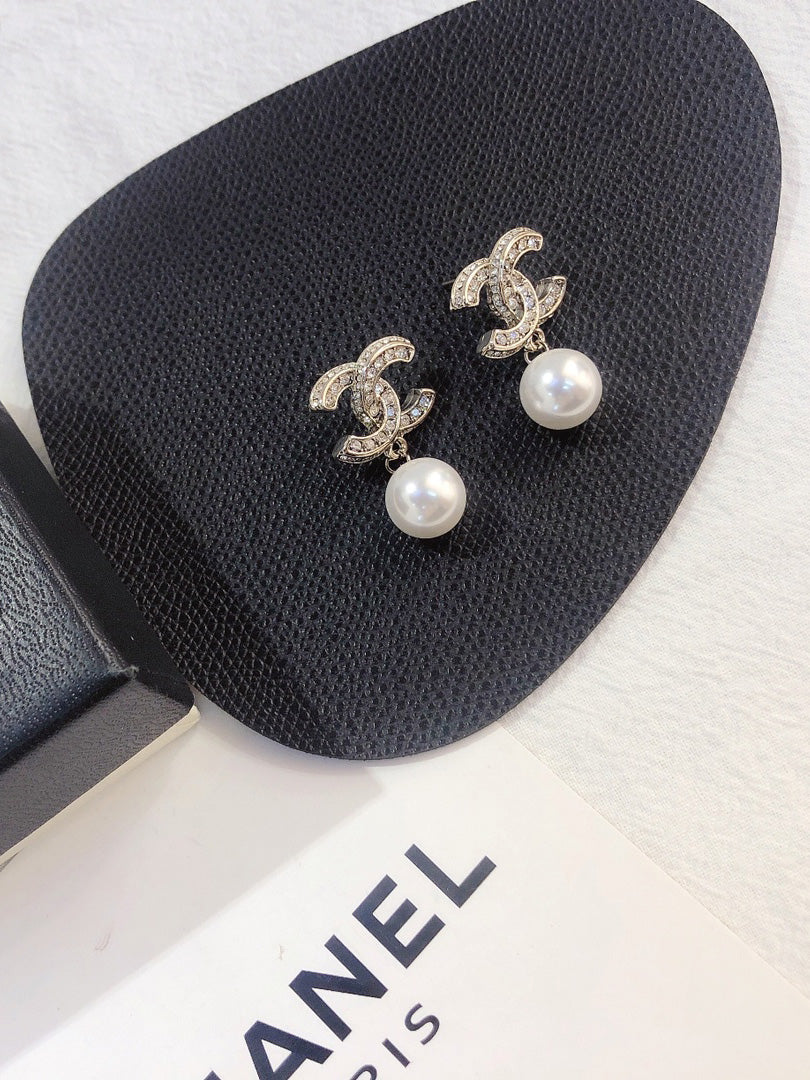 حلق شانيل لولو فضي حلق chanel