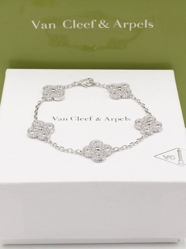 اساور فان كليف الماستر الجديده