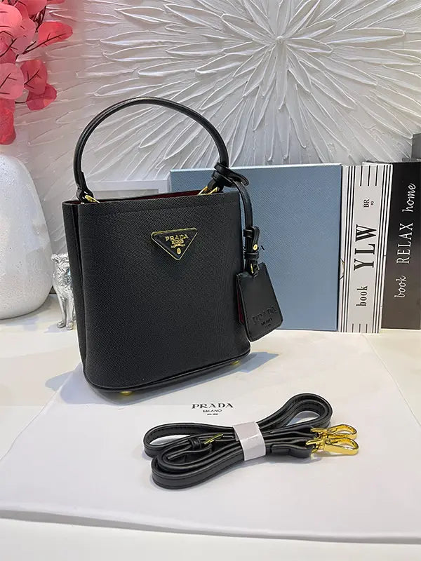 شنطة برادا شنط وحقائب brada bags