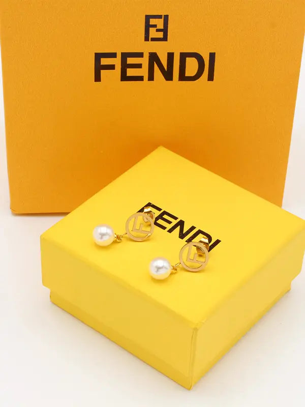 حلق فندي ميتال بيرل لوقو حلق fendi