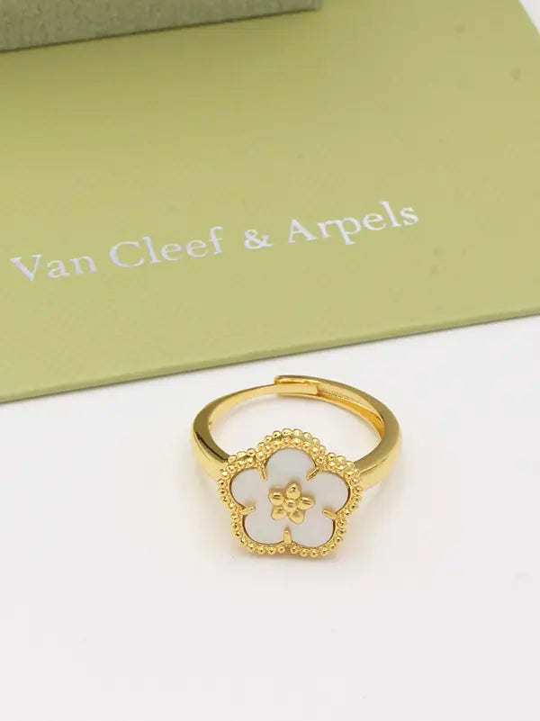 خاتم فان كليف زهرات الامبرا اند اربلز الماستر خواتم van cleef