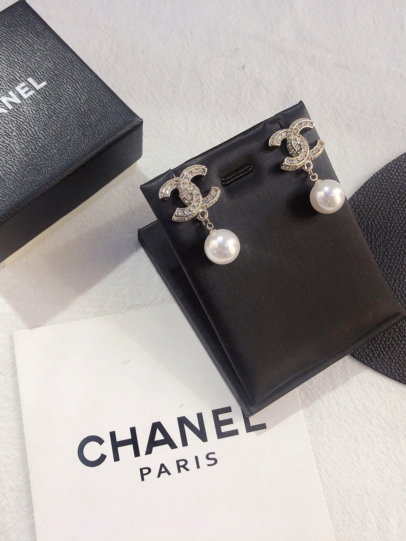 حلق شانيل لولو فضي حلق chanel