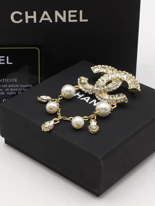 بروش شانيل كرستال لولو بيرل بروش chanel