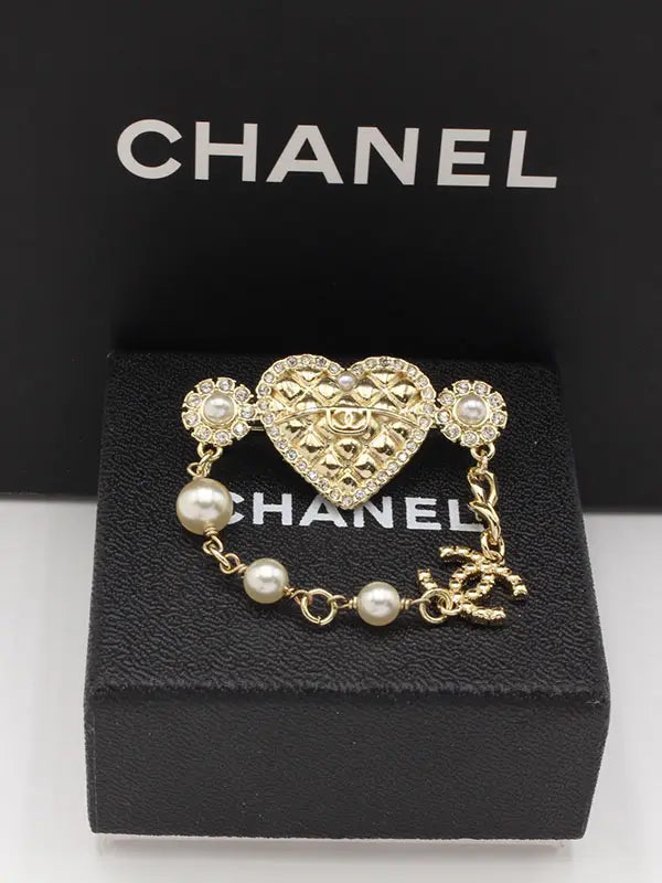 بروش شانيل الجديد 249 بروش chanel