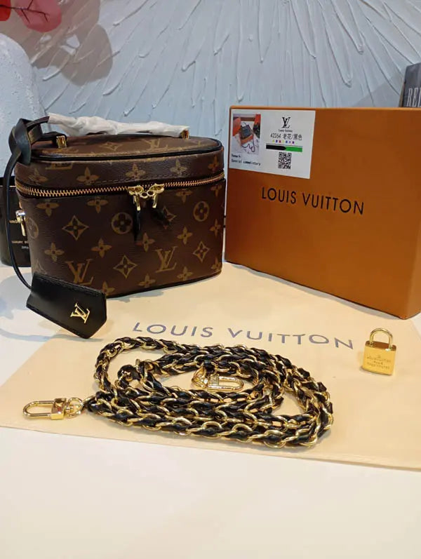 شنطة لويس فيتون ماستر صغيرة مكيب اب شنط وحقائب louis vuitton bags
