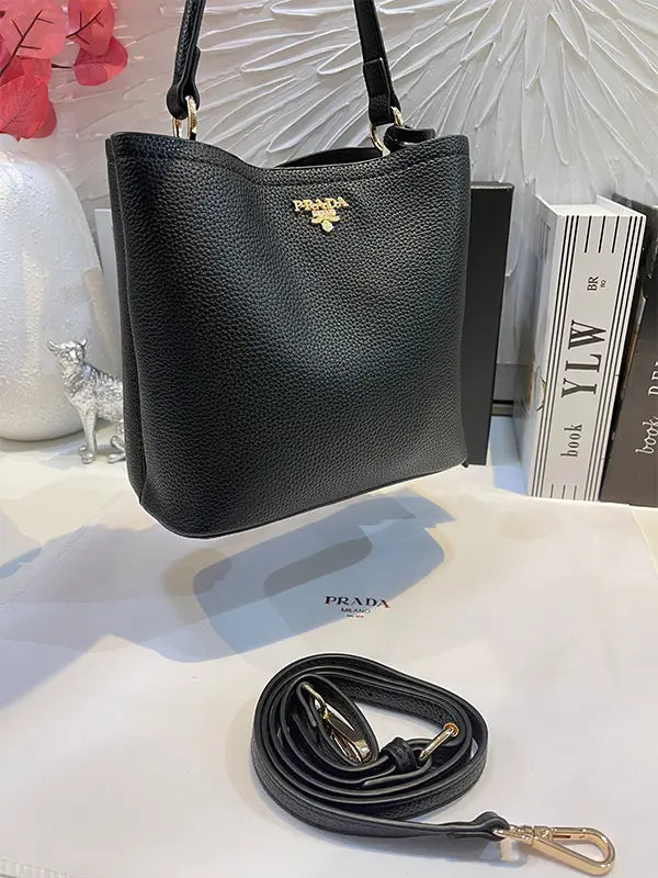 شنطة برادا ليذر شنط وحقائب brada bags اسود