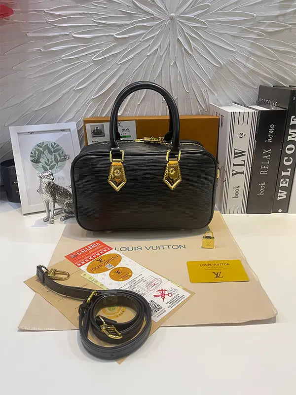 شنطة لويس فيتون ماستر نيو شايب شنط وحقائب louis vuitton bags