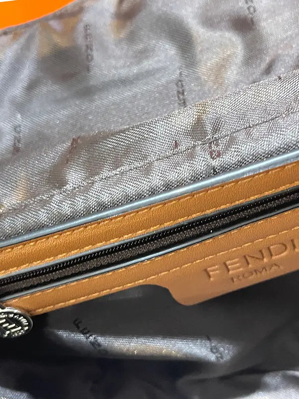 شنطة فندي براون ماستر شنط وحقائب fendi bags
