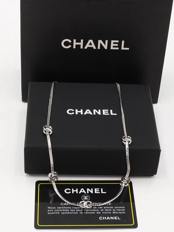 عقد شانيل تشوكر لوقو سلسال chanel