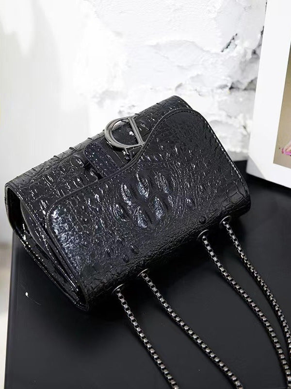 شنطة مستوحى من ديور شنط وحقائب dior